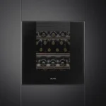 Garrafeira de Encastre Smeg Linea - 60cm Altura - Vidro Preto - CVI129B3