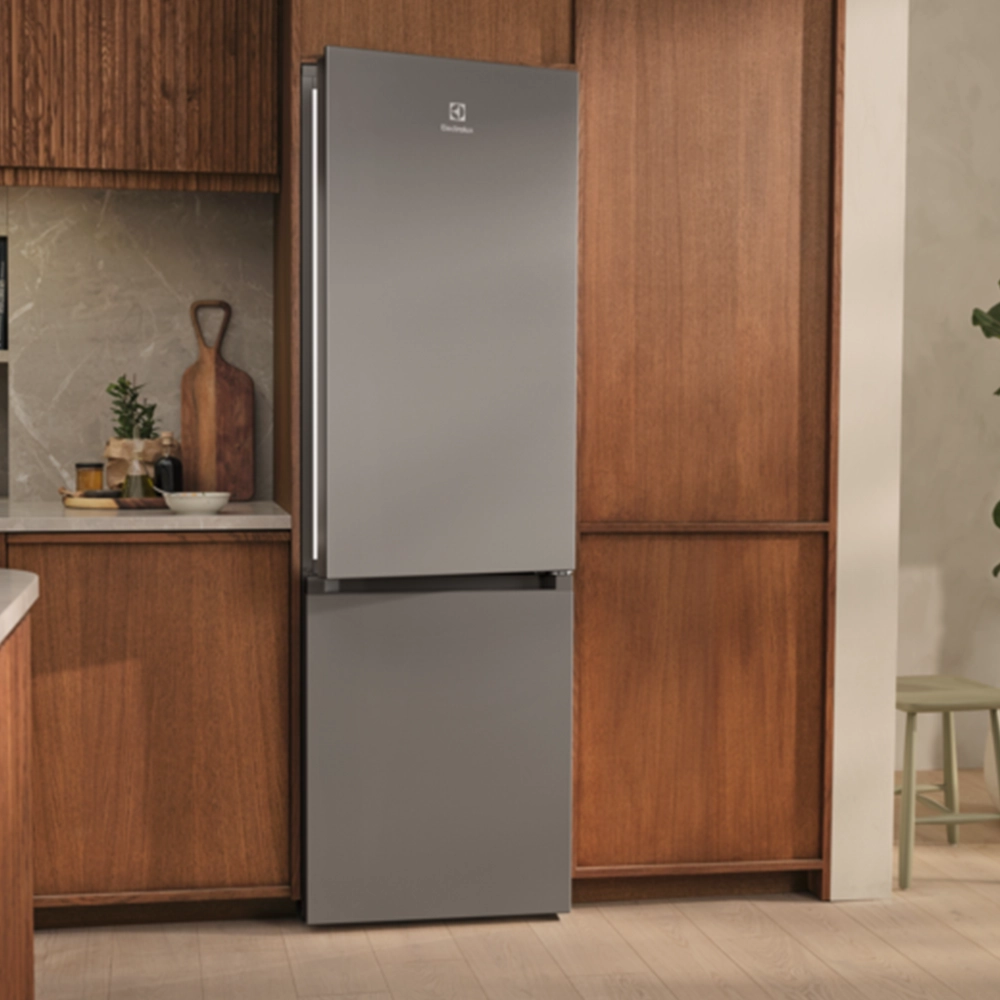 Frigorífico Combinado Electrolux - 186cm - TwinTech NoFrost - Inox Anti-dedadas - LNT6MD32U - Image 3