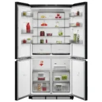 Frigorífico Americano AEG - Série 8000 MultiChill No Frost 544 L - Vidro Preto Brilhante - ORM9M521EG
